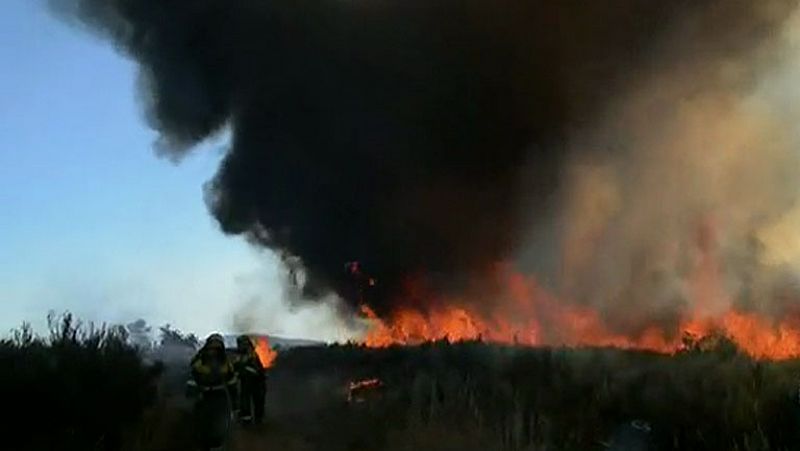 Un nuevo incendio en Ourense obliga a evacuar un colegio en A Merca 