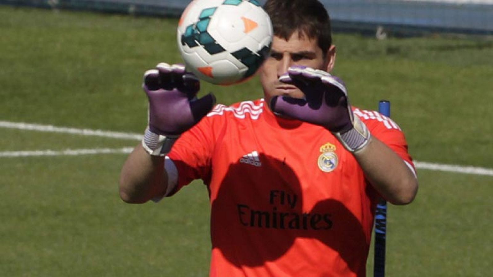 Telediario 1: La popularidad de Iker Casillas sigue creciendo | RTVE Play