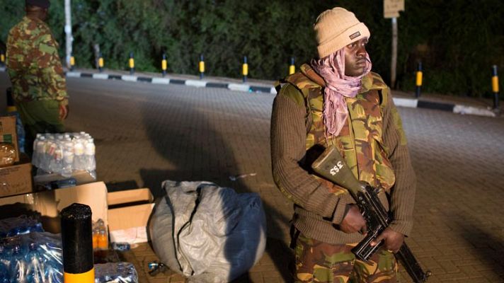 El Ejército de Kenia asegura haber tomado el control del centro comercial de Nairobi