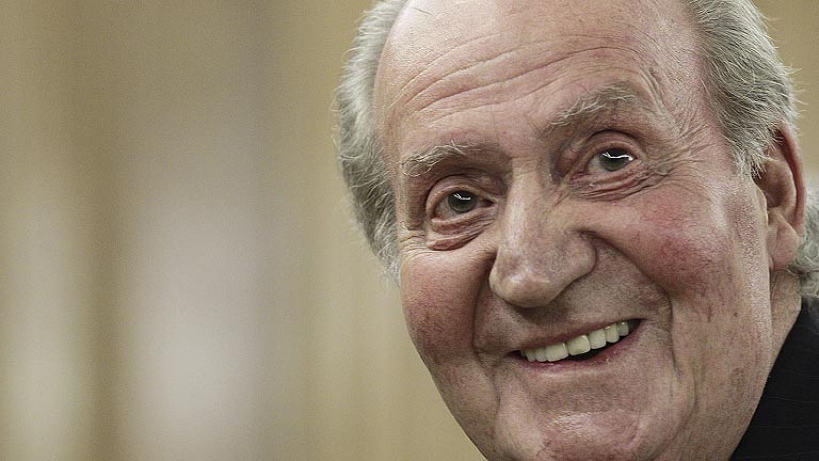 El rey recibe hoy a 16 embajadores horas antes de operarse de la cadera | Ver