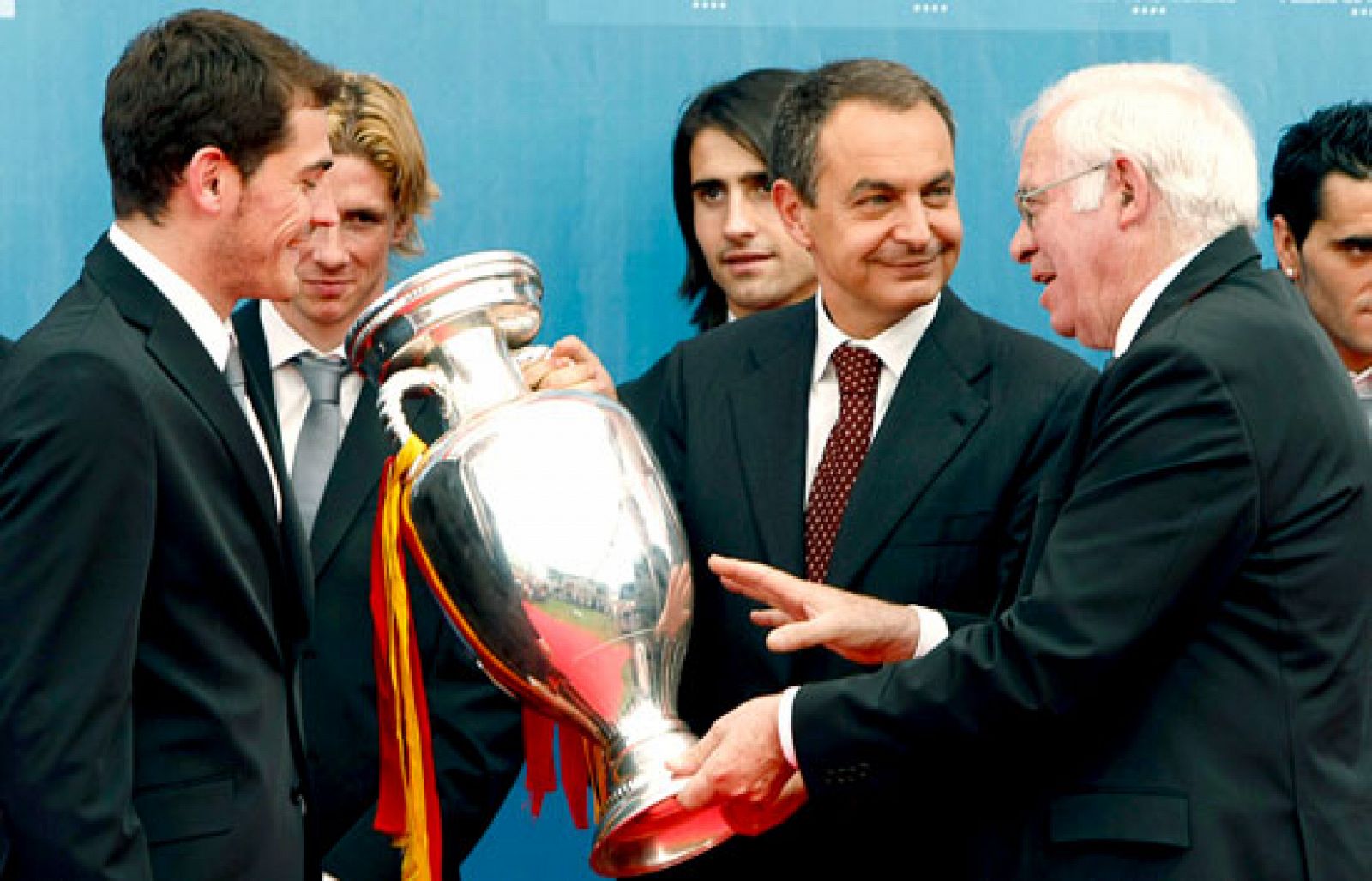 Los jugadores de la 'roja' han asistido también a La Moncloa para ser recibidos por el presidente del Gobierno.