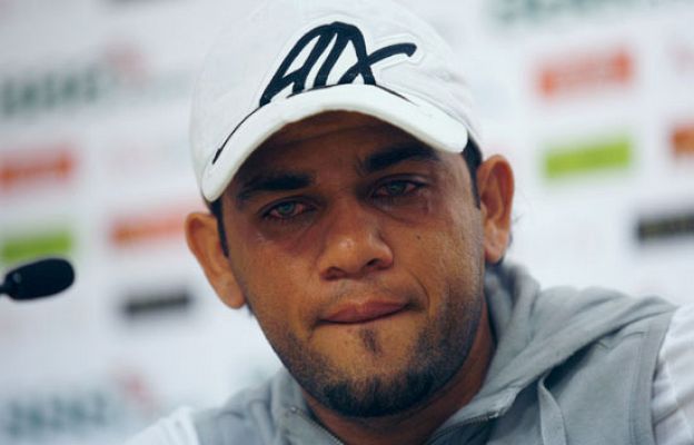  - Alves se despide del Sevilla