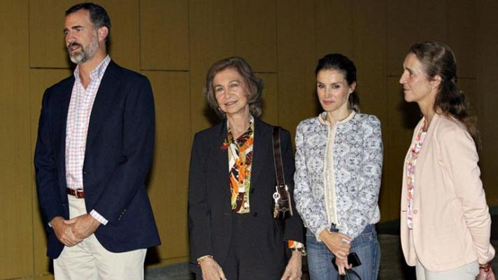 Telediario 1 - Operación de cadera del rey