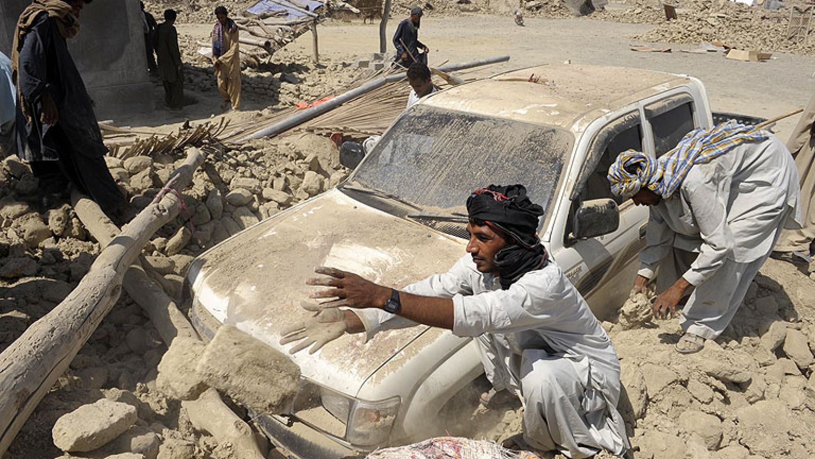 Informativo 24h: Mueren más de 270 personas en un terremoto en el suroeste de Pakistán | RTVE Play