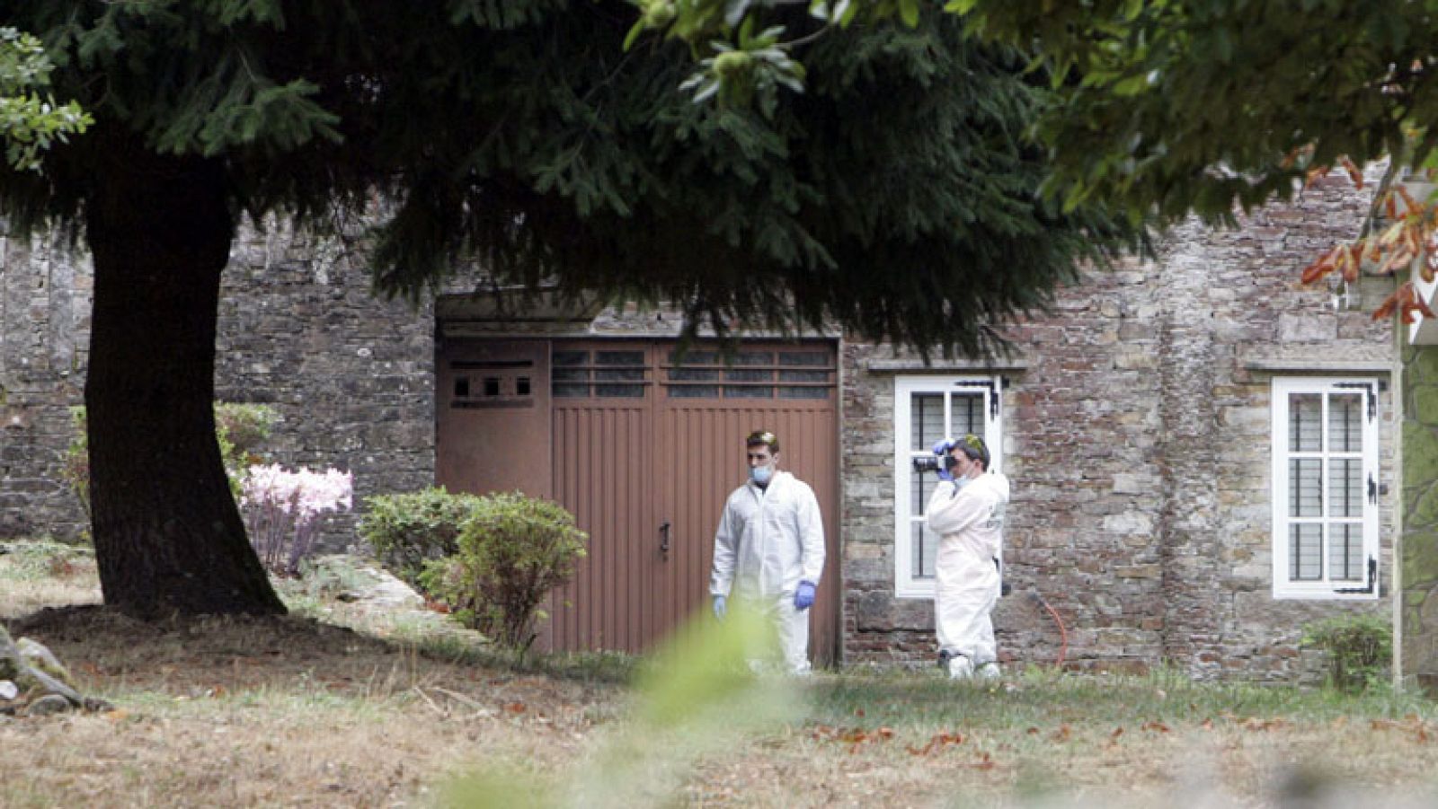 Detenidos los padres de la niña hallada muerta cerca de Santiago