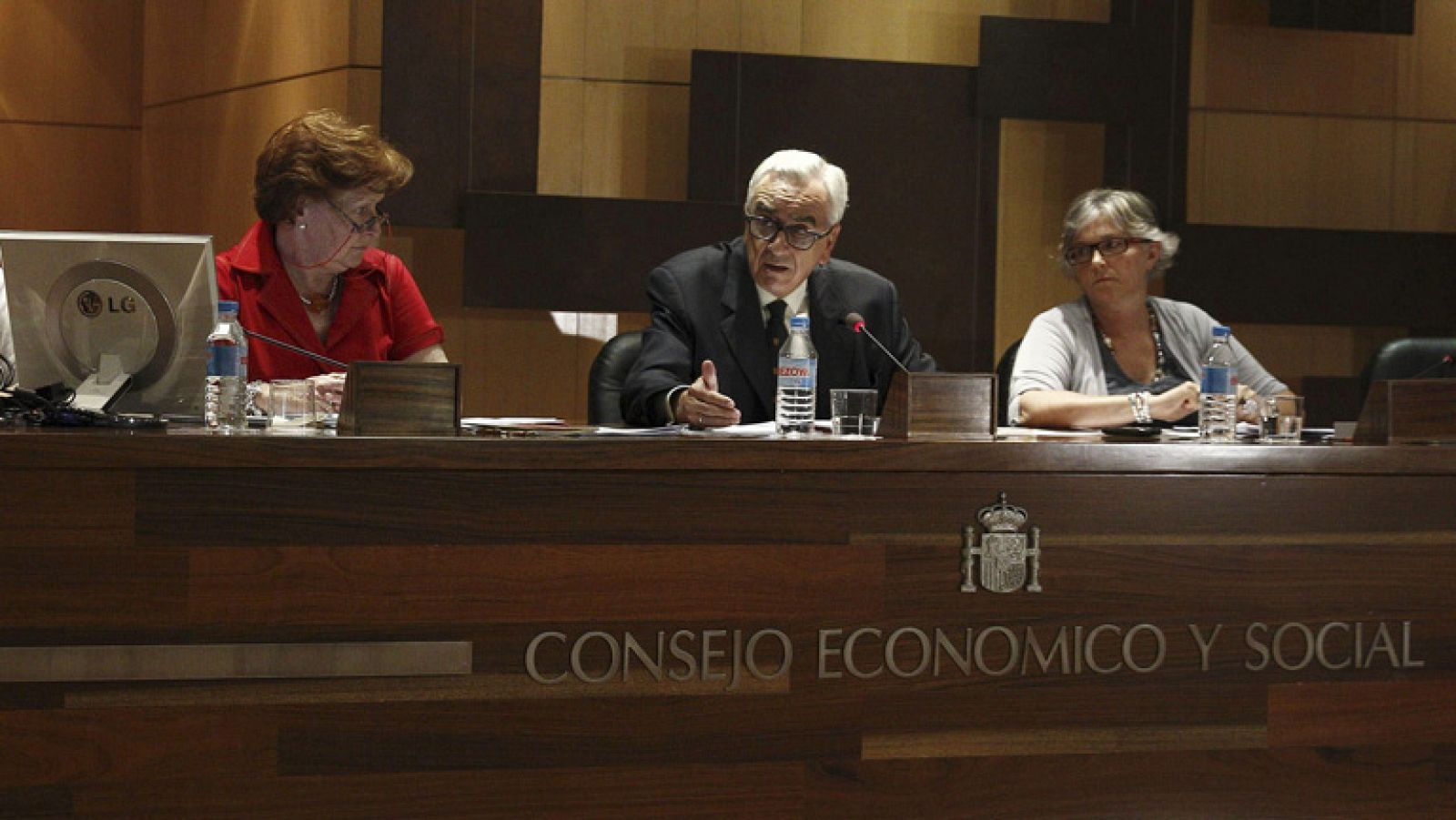 Sin programa: El CES se muestra crítico con la propuesta del Gobierno para reformar las pensiones | RTVE Play