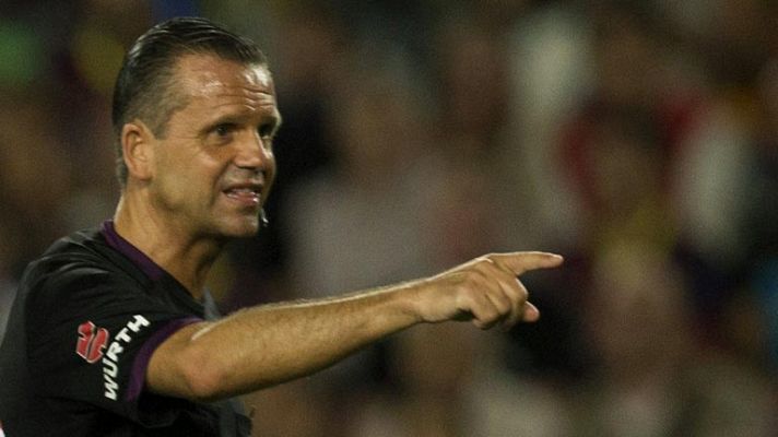 César Muñiz Fernández se queda sin arbitrar durante seis jornadas