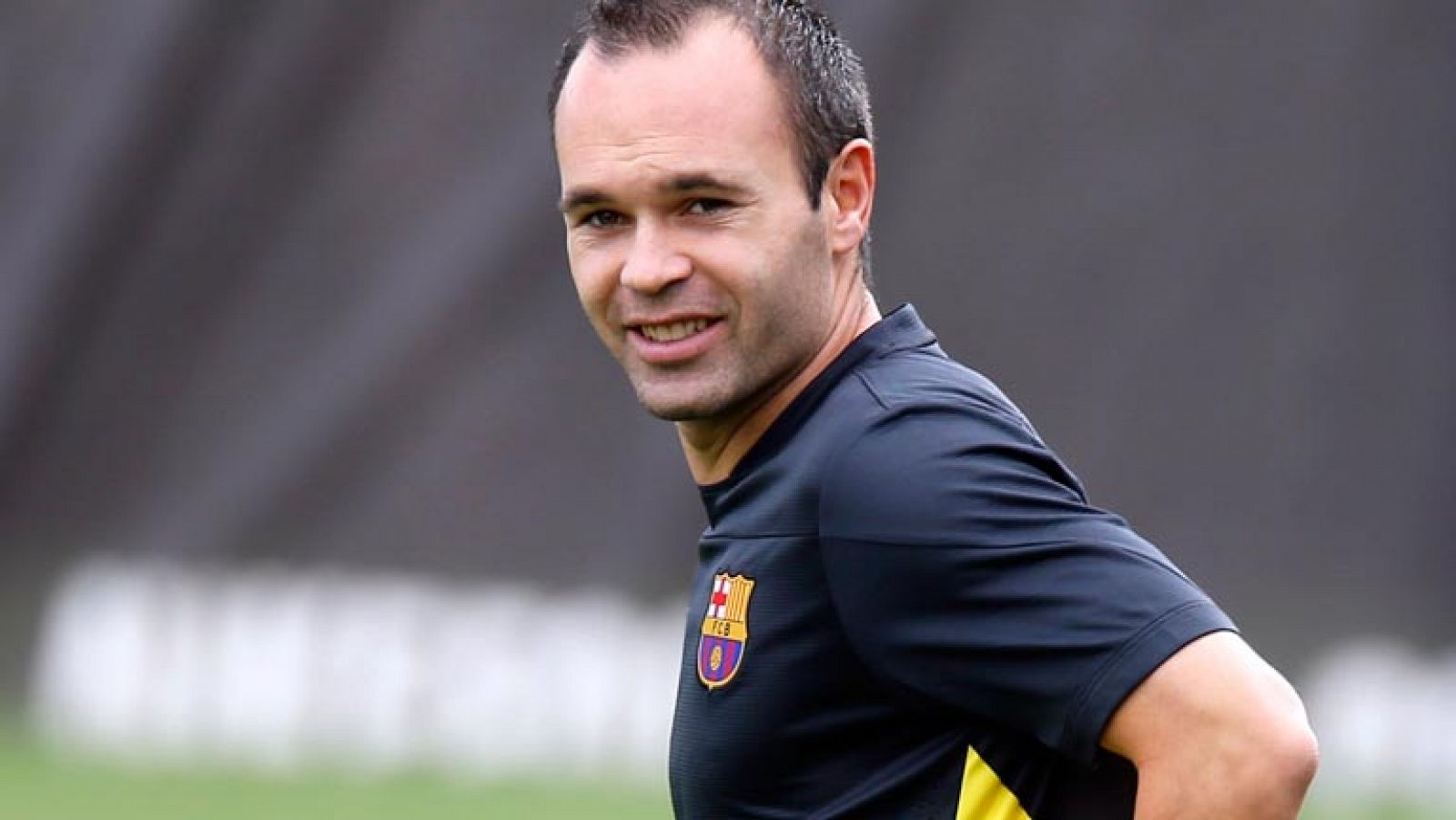 Telediario 1: Iniesta: "Mi ilusión es acabar mi carrera en el Barça" | RTVE Play