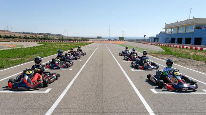 Telediario 1 - Los pilotos de MotoGP se relajan en los karts