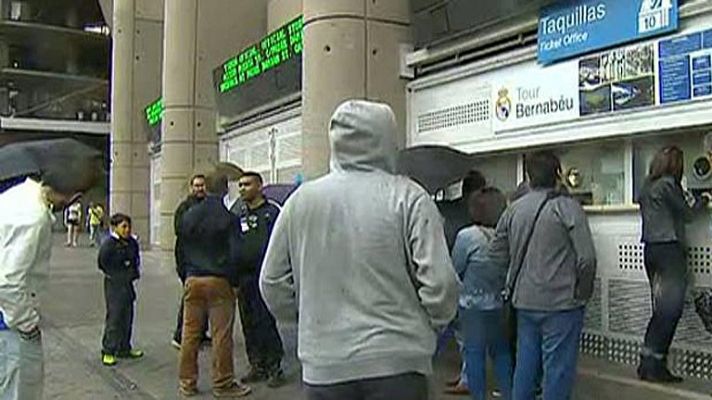 El otoño y los precios no ayudan al lleno en el Bernabéu