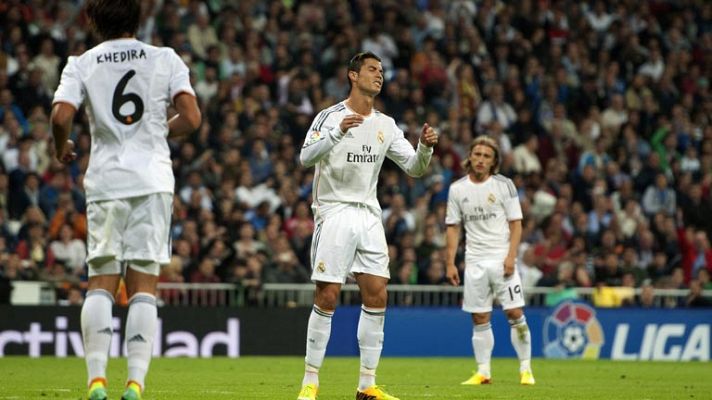 El Real Madrid persiste en sus errores en el derbi