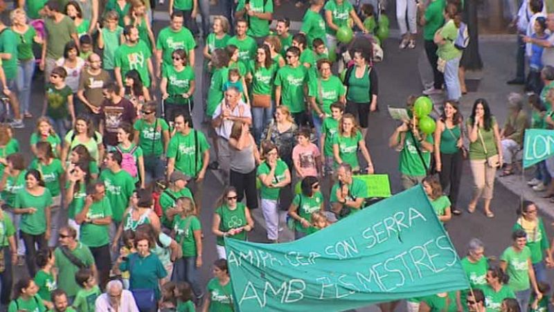 Miles de personas salen a la calle en Mallorca en defensa de la educación