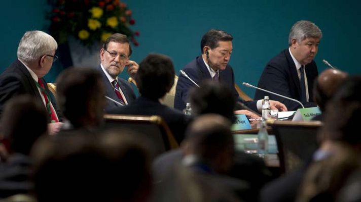 Rajoy pide a Mas "gestos"
