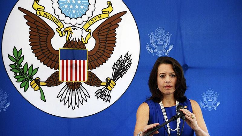 EE.UU. expulsa a tres diplomáticos venezolanos como respuesta a Maduro 