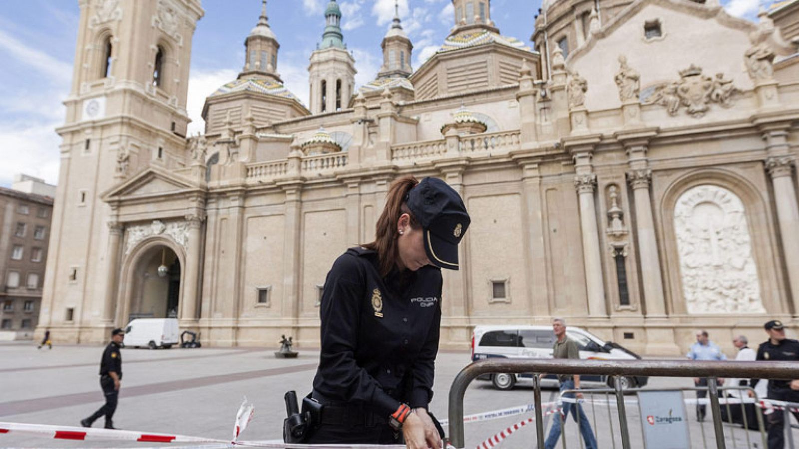 Una explosión en la basílica de El Pilar obliga a desalojar el templo  