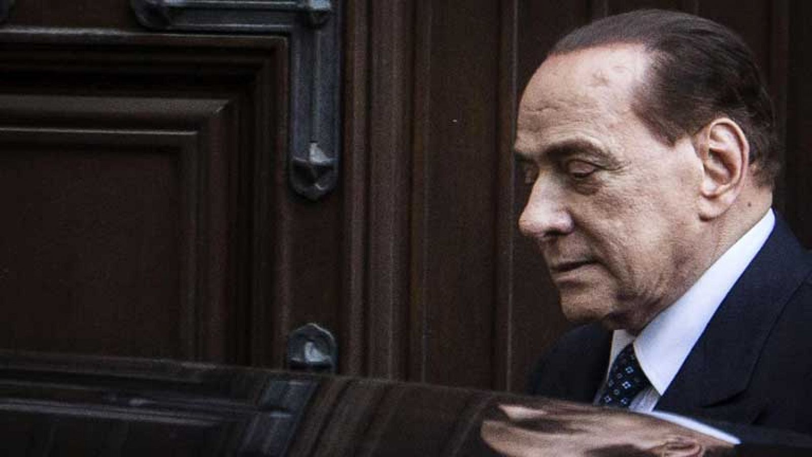 Entrevista a Mónica Uriel, corresponsal de la agencia italiana Ansa, sobre el futuro de Berlusconi