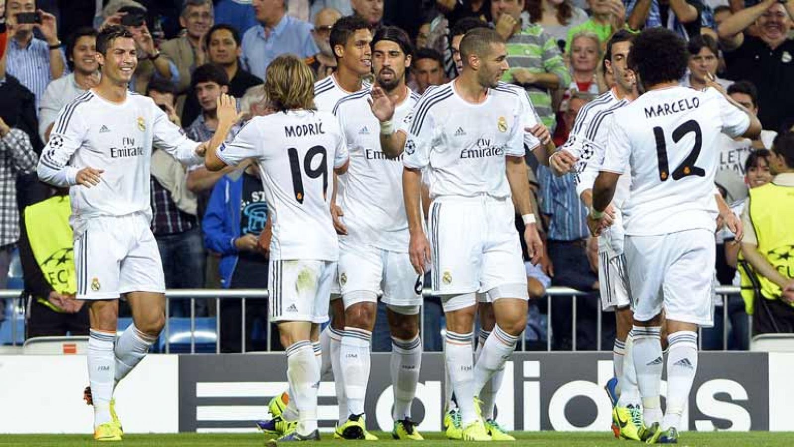 Cristiano Ronaldo ha marcado el segundo gol de su equipo, también de cabeza, en el minuto 65 de juego, para poner el 2-0 en el marcador. El pase fue de Di María, con una espectacular rabona.