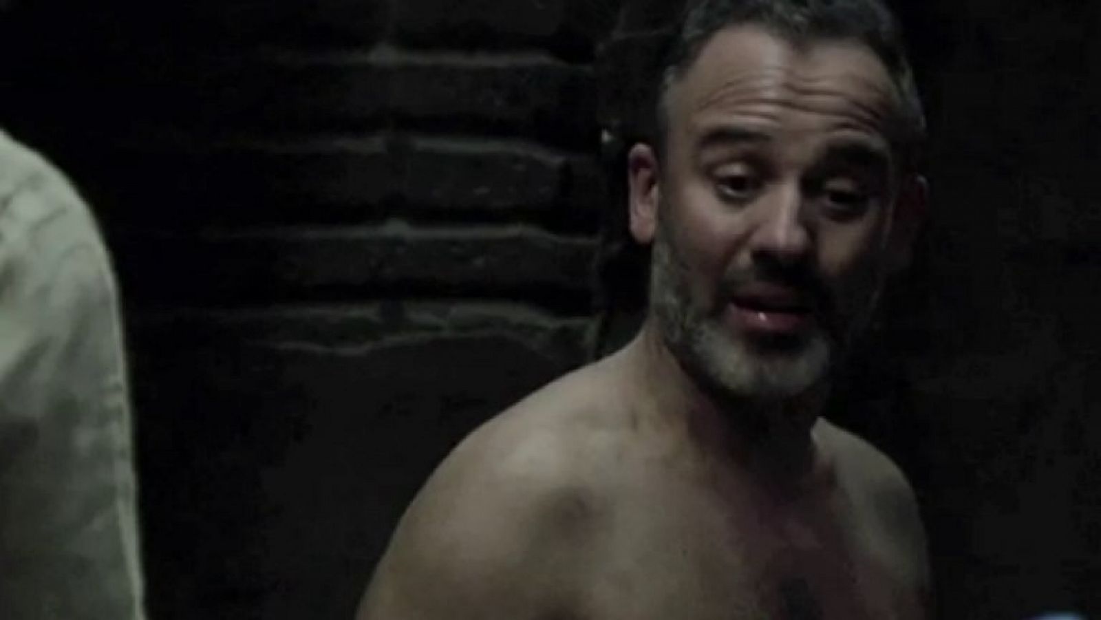 Águila Roja - Perlas Sátur - "Hacerse un polaco" - Águila Roja | Ver