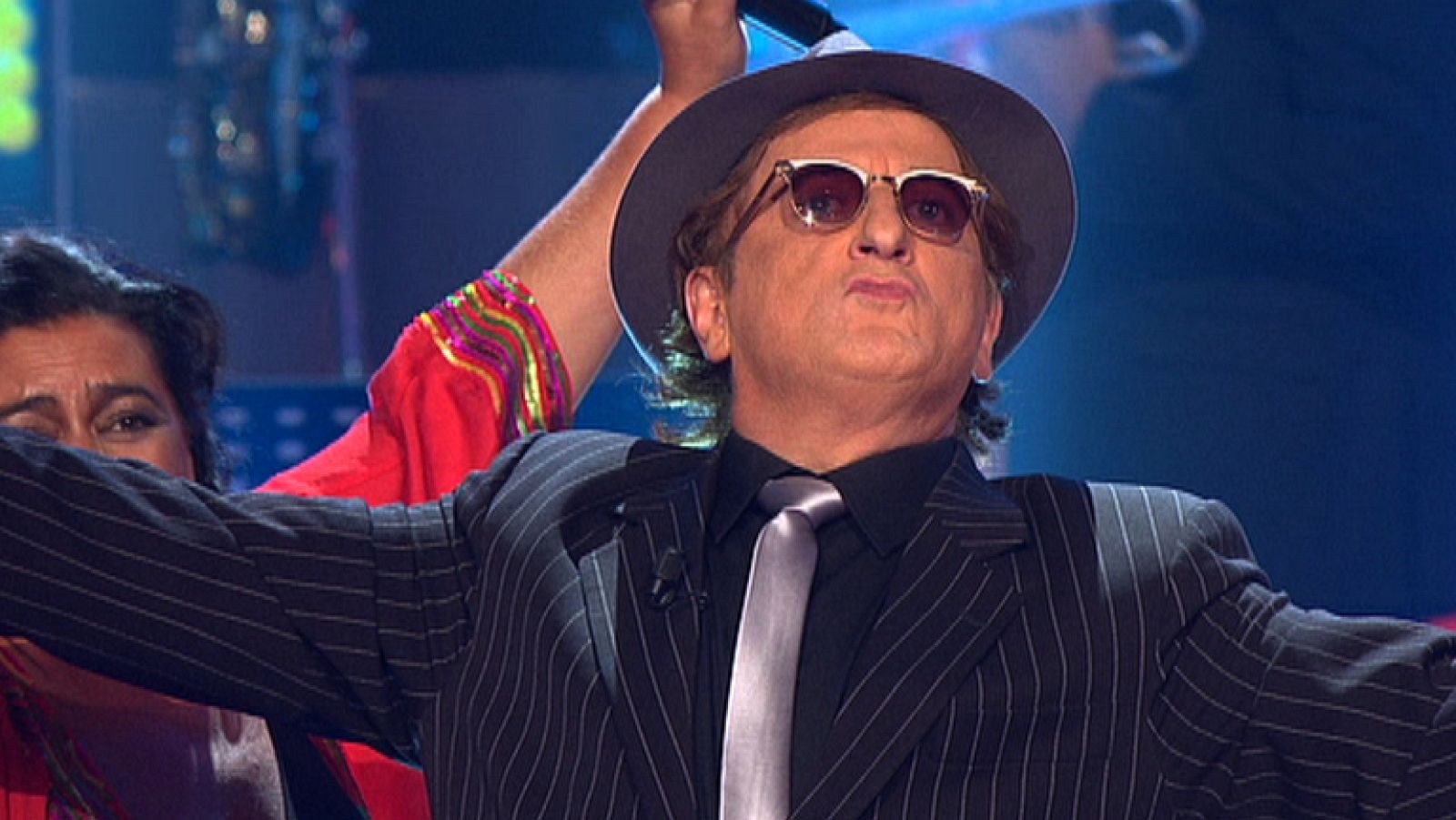 Uno de Los Nuestros - Javier Gurruchaga canta "Viaje con nosotros" | Ver