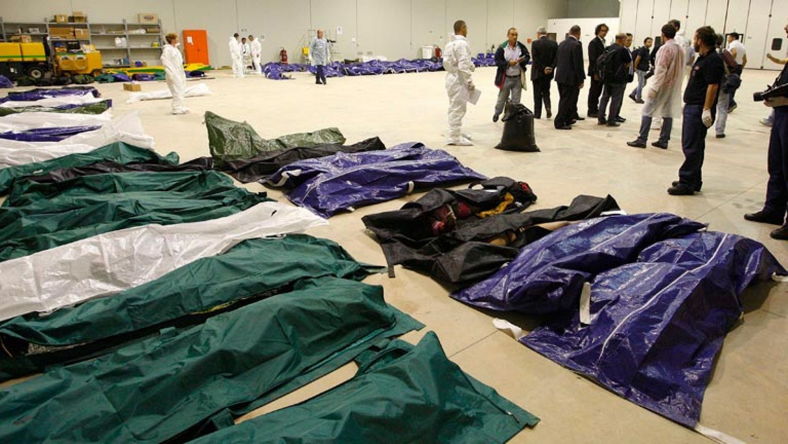 Informativo 24h: Cientos de muertos y desaparecidos en el naufragio de una patera en Lampedusa | RTVE Play