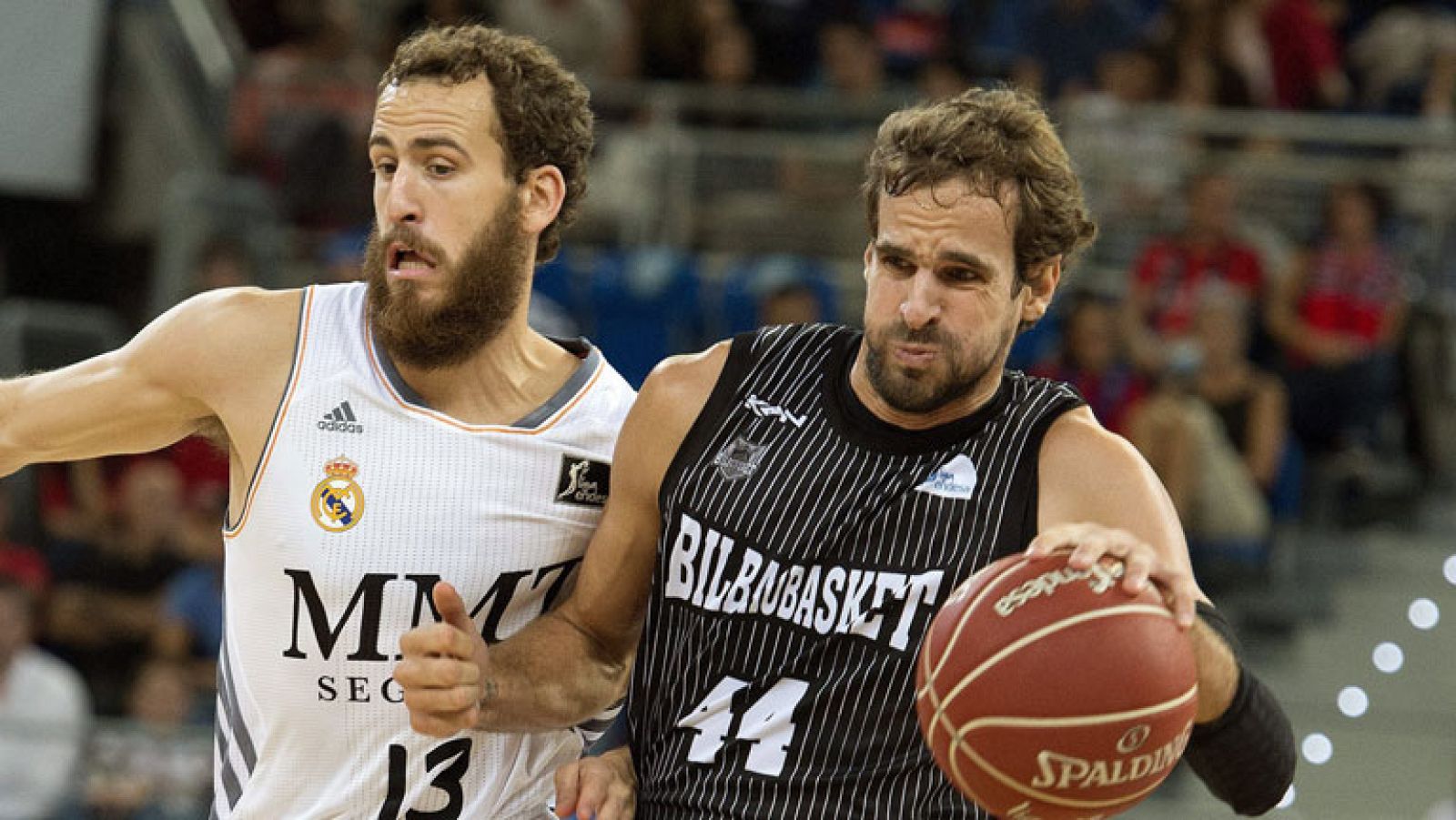 El Real Madrid, actual campeón de la Liga Endesa, se ha metido en la final de la Supercopa tras derrotar por 100-61 al Bilbao Basket. El conjunto dirigido por Pablo Laso ha sometido a los vascos con su juego exterior y espera rival para el partido del sábado de la otra semifinal entre el Barça y el Laboral Kutxa.