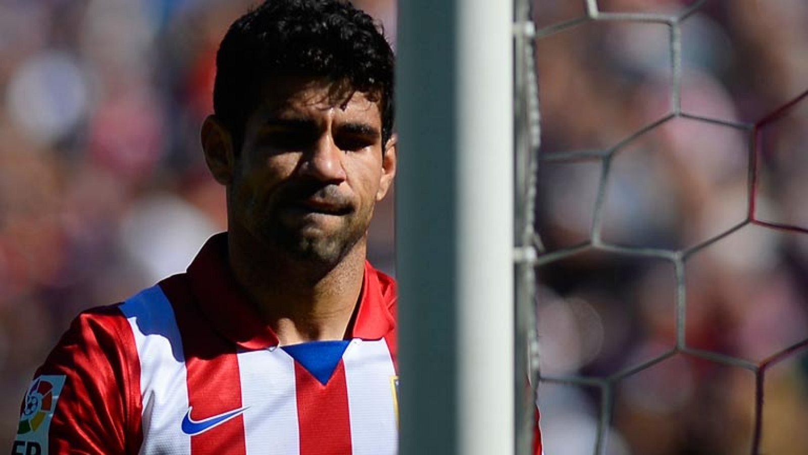 El brasileño Diego Costa, delantero del Atlético de Madrid, ha dicho que "la decisión" de jugar con la selección española está "tomada" y ahora depende de la FIFA, al tiempo que ha repasado que había vivido la semana "muy tranquilo", porque "siempre" intenta estar "aparte de esos temas".