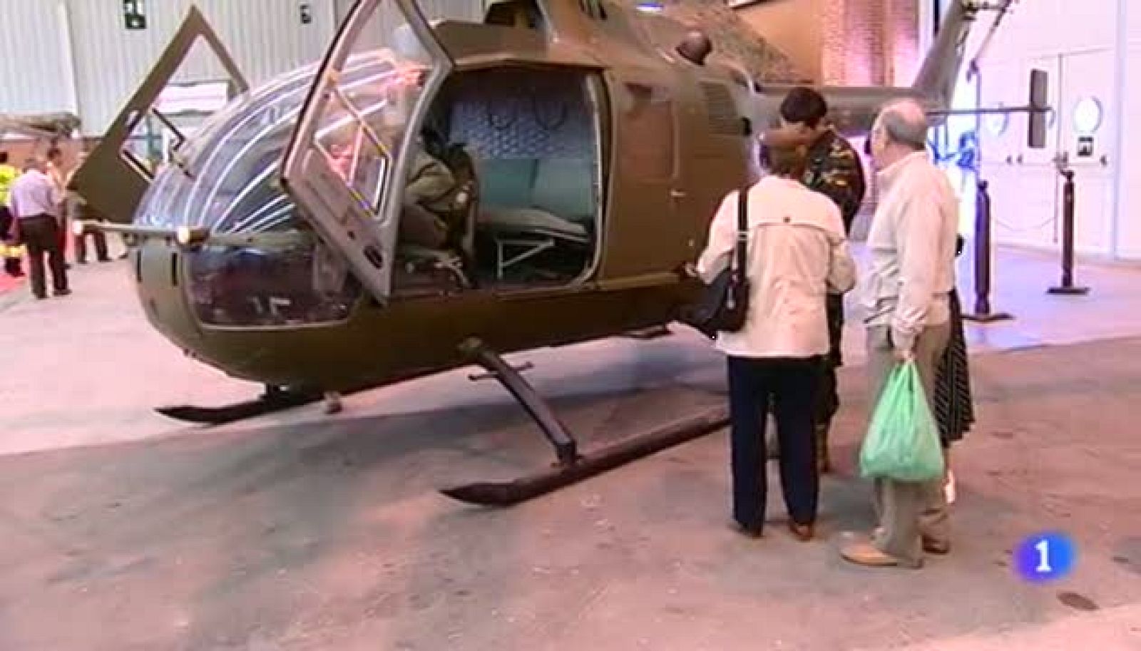  - La Feria de Zaragoza ha quedado hoy inaugurada. 412 expositores en 9 pabellones con ocio, artesanía, motor y hogar, que se podrán visitar estos días hasta el domingo. 