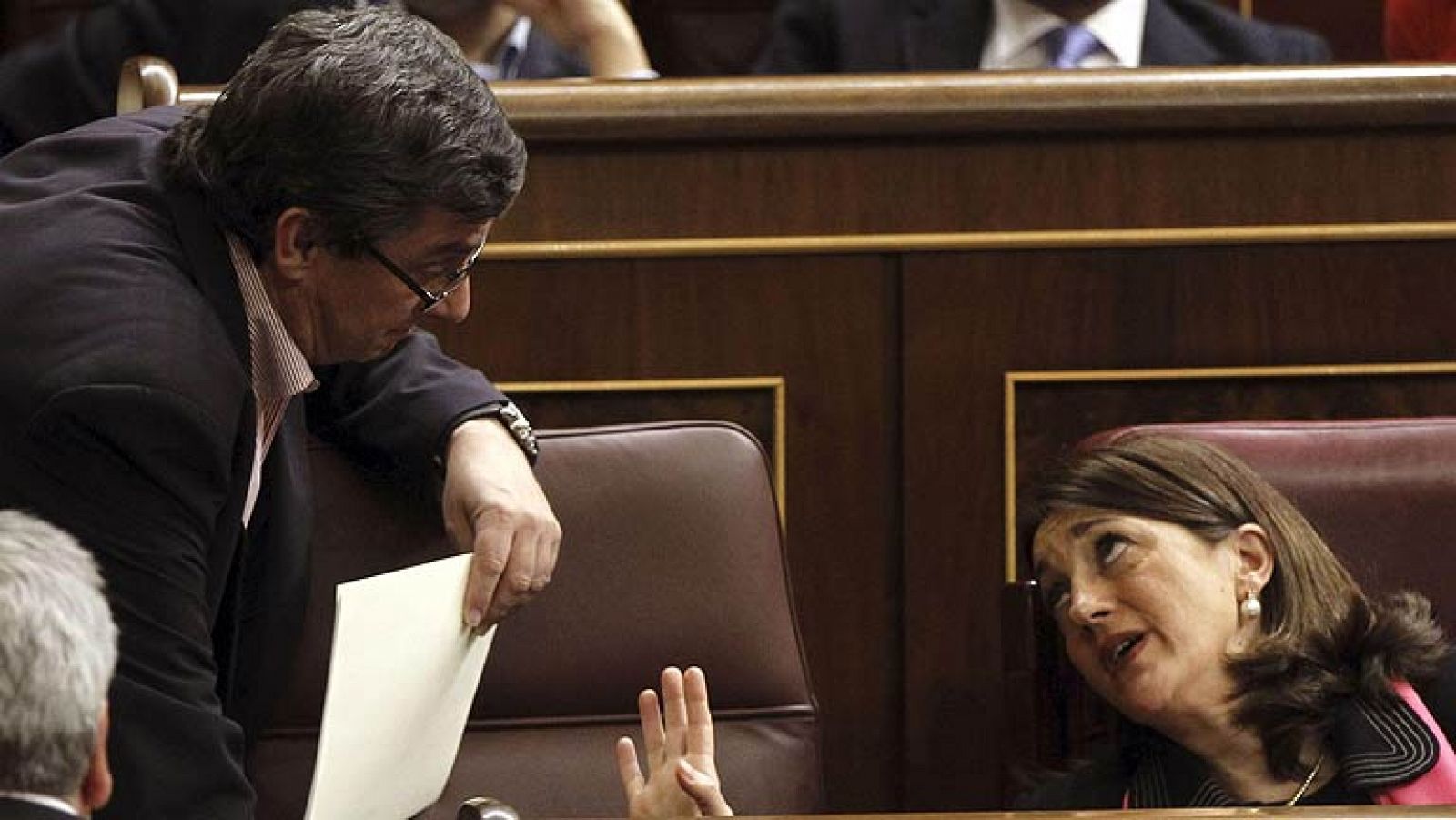 La noche en 24h: El PP tumba las mociones de PSOE e Izquierda Plural sobre las "mentiras" de Rajoy en el Congreso | RTVE Play