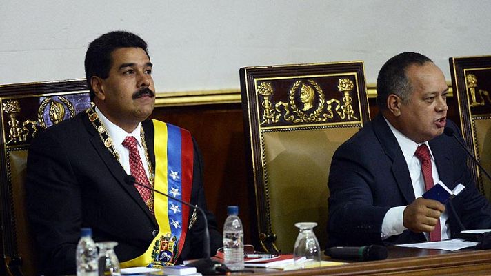 Maduro pide poderes especiales