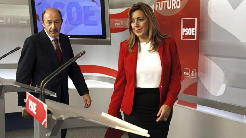 La presidenta andaluza se reúne con Pérez Rubalcaba en la sede nacional del PSOE