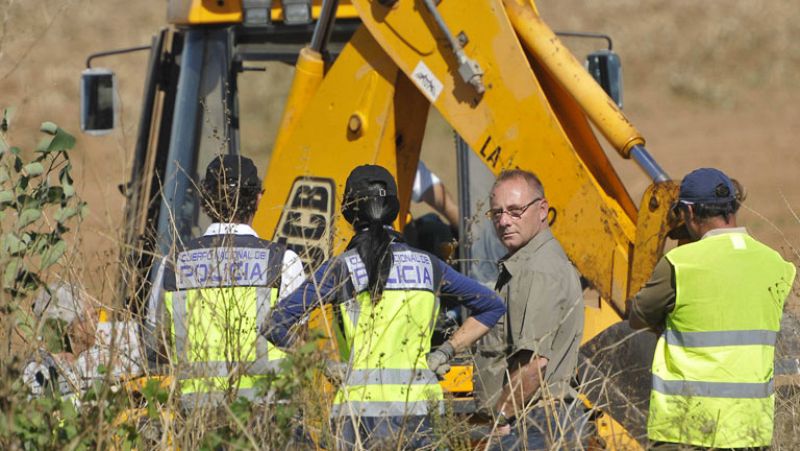 Aparecen restos de obra en una de las zanjas en la finca Majaloba