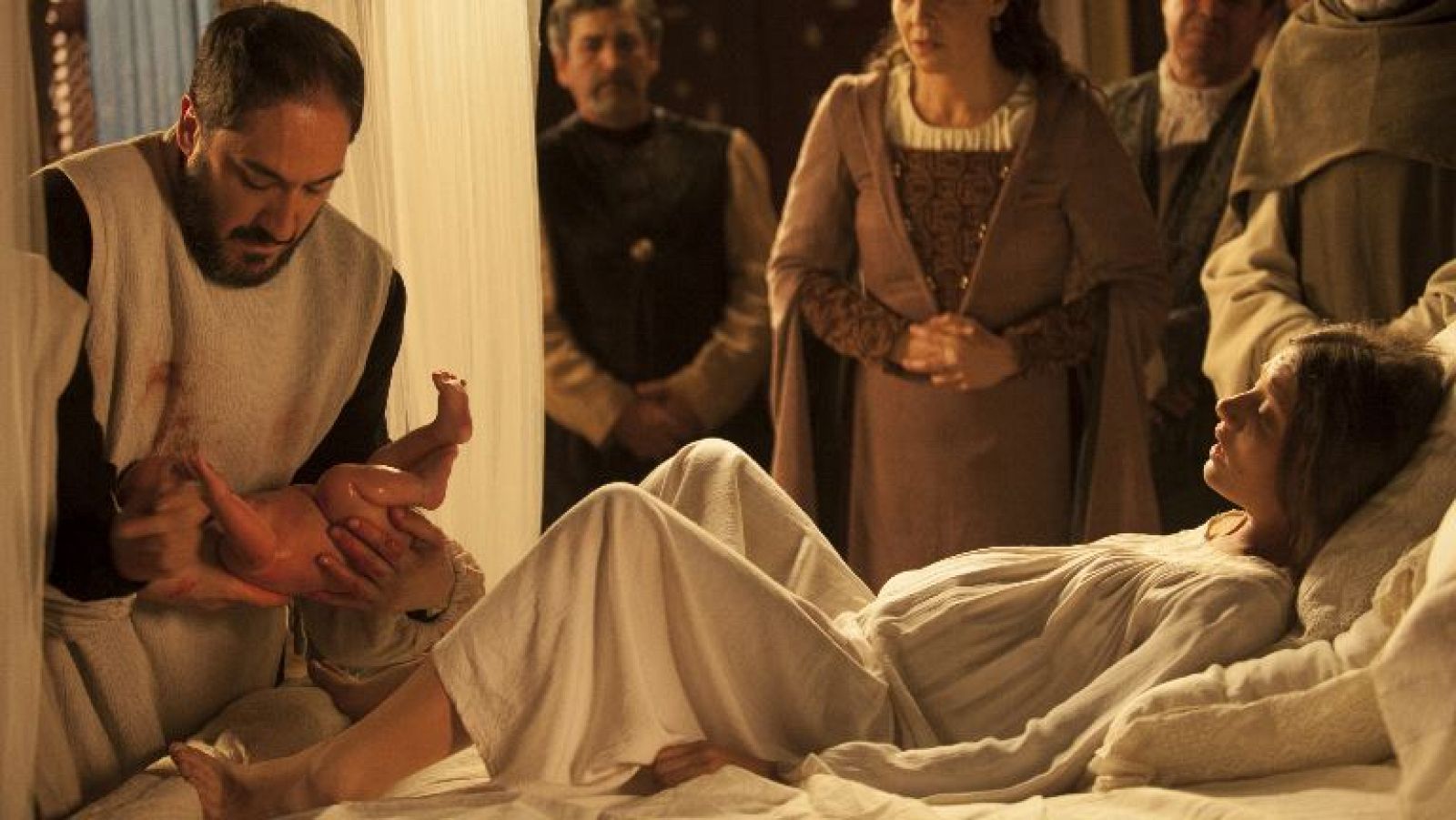 Nace un heredero... ¿de salud delicada?