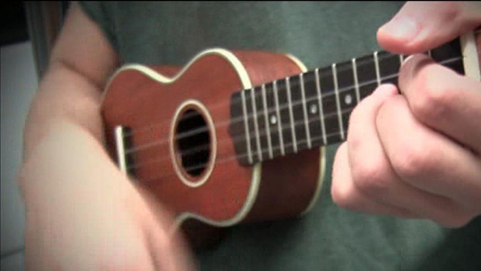 Bandaparte: El currículum cantado de Enzo Vizcaíno | Ver