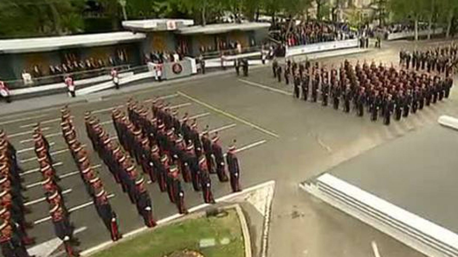 Informativo 24h: El príncipe presidirá por primera vez el desfile del 12 de octubre más austero | RTVE Play