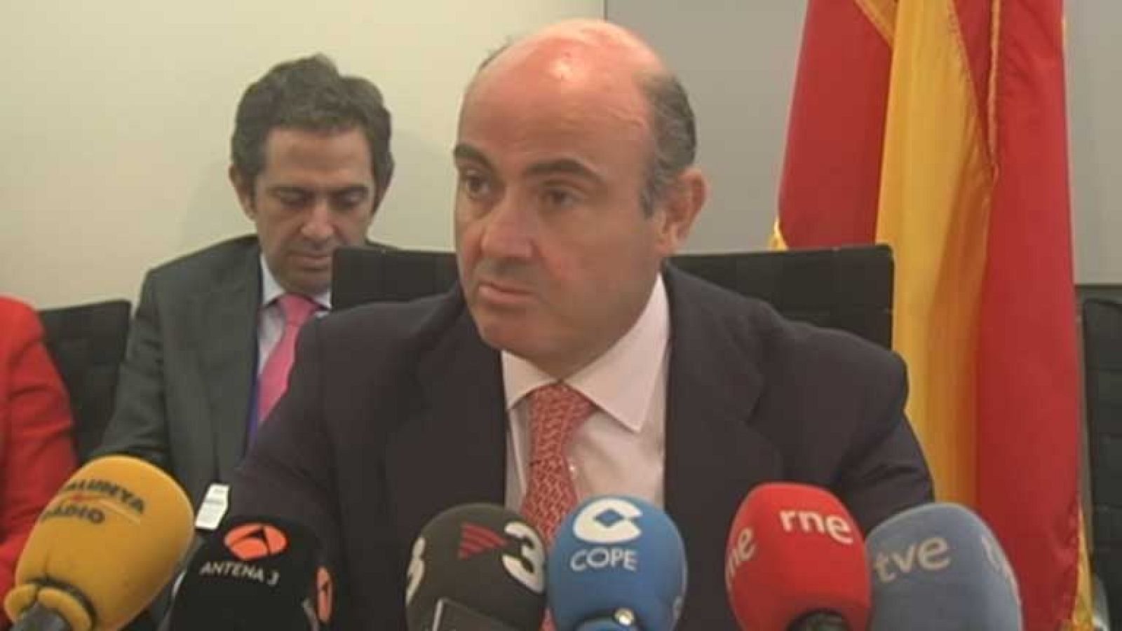 De Guindos defiende las reformas del Gobierno en la reunión anual del FMI