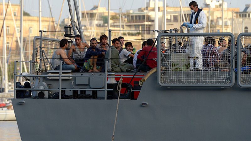 Italia patrullará el Mediterráneo para evitar el naufragio de inmigrantes