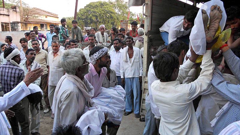 Decenas de muertos en una estampida en la India