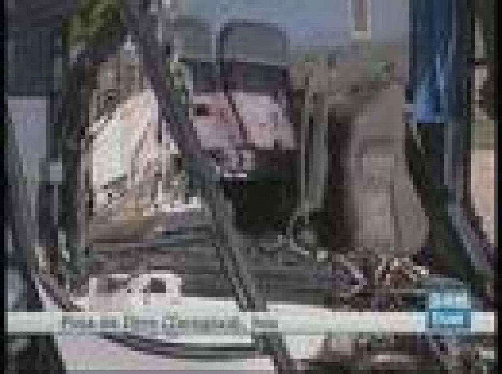 Un camionero muere en un choque contra un autobús en Pina de Ebro | Ver