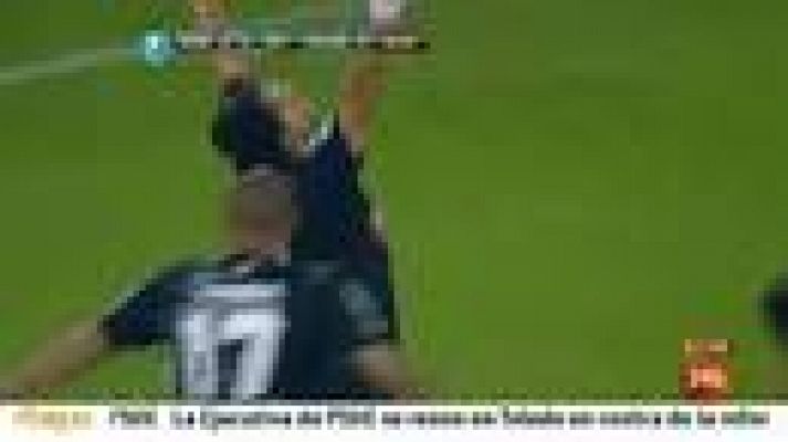 Informativo 24h - Graves enfrentamientos entre los hinchas del Sao Paulo y la polícia