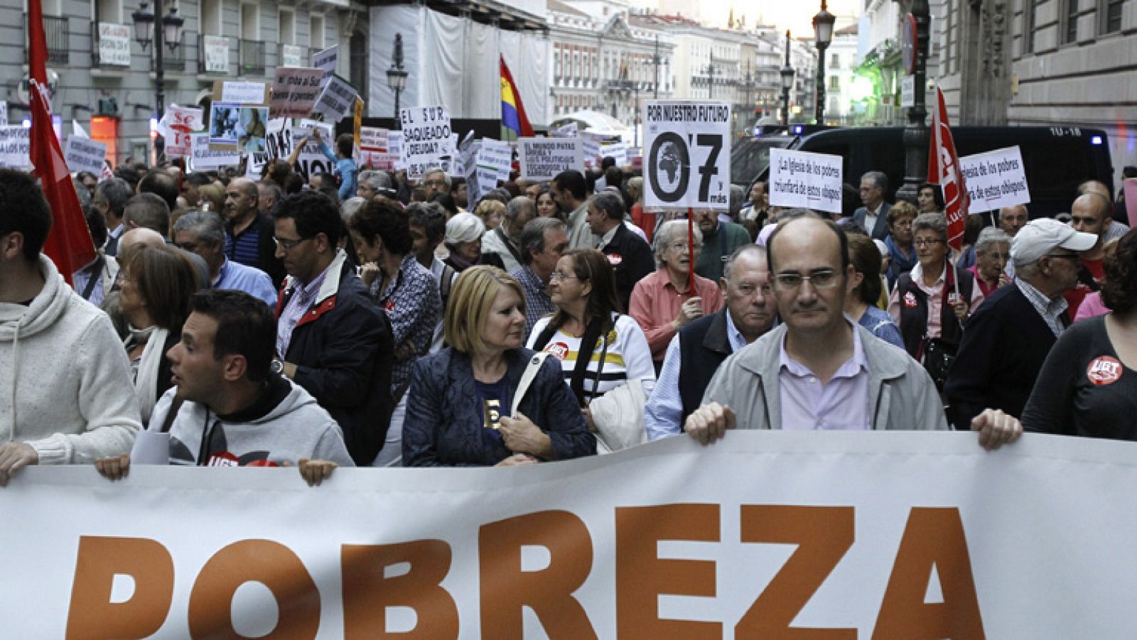 Miles de personas salen a la calle para pedir medidas contra la distribución "injusta" de riqueza