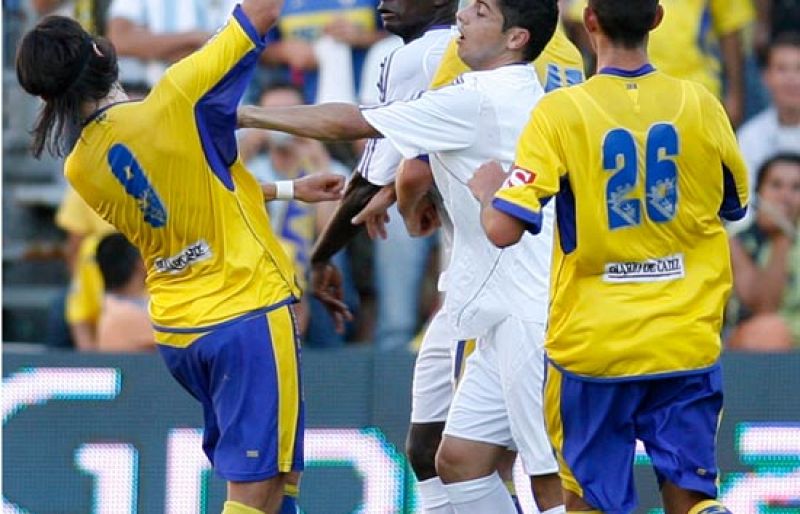 El Cádiz lucha por seguir en Segunda