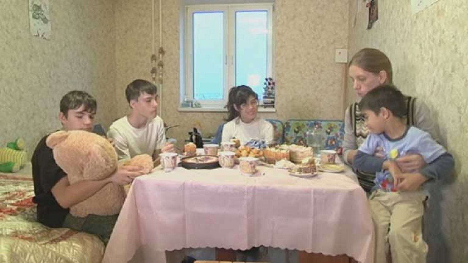 Telediario 1: Adopciones en Rusia | RTVE Play