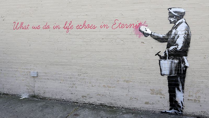 La policía busca al grafitero Banksy por vandalismo