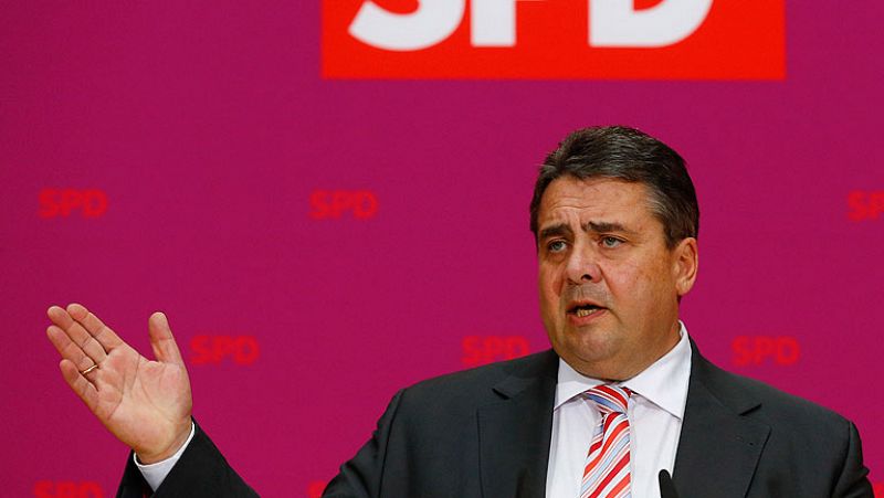 La convención del SPD alemán da vía libre para negociar una coalición con Merkel