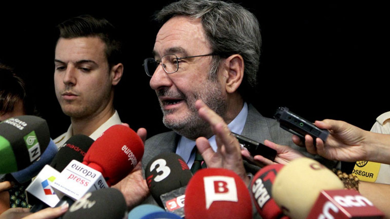 Informativo 24h: Narcís Serra defiende su gestión como presidente de Caixa Catalunya tras declarar ante el juez | RTVE Play