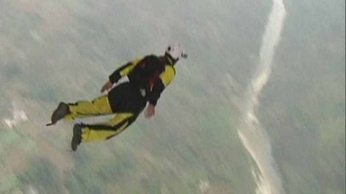 Telediario 1 - Saltos de vértigo desde catapulta