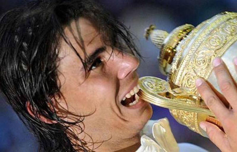 La prensa inglesa se hace eco del épico triunfo de Rafa Nadal en Wimbledon, frente a su gran rival y mejor tenista del mundo, el suizo Roger Federer. 