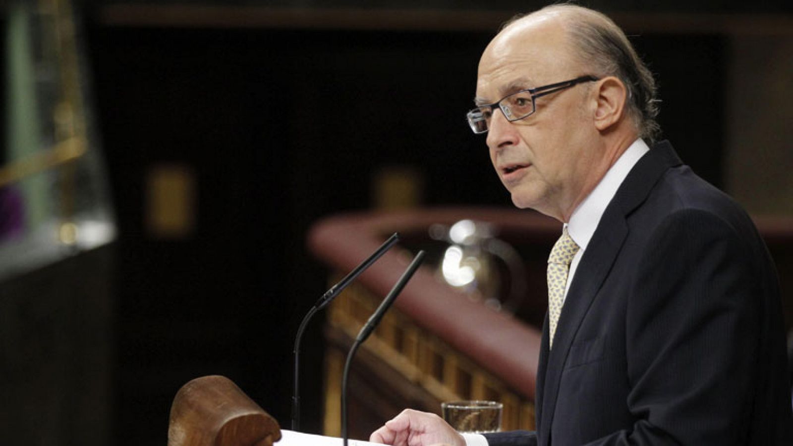 El ministro Cristóbal Montoro defiende las cuentas para 2014, en el Congreso