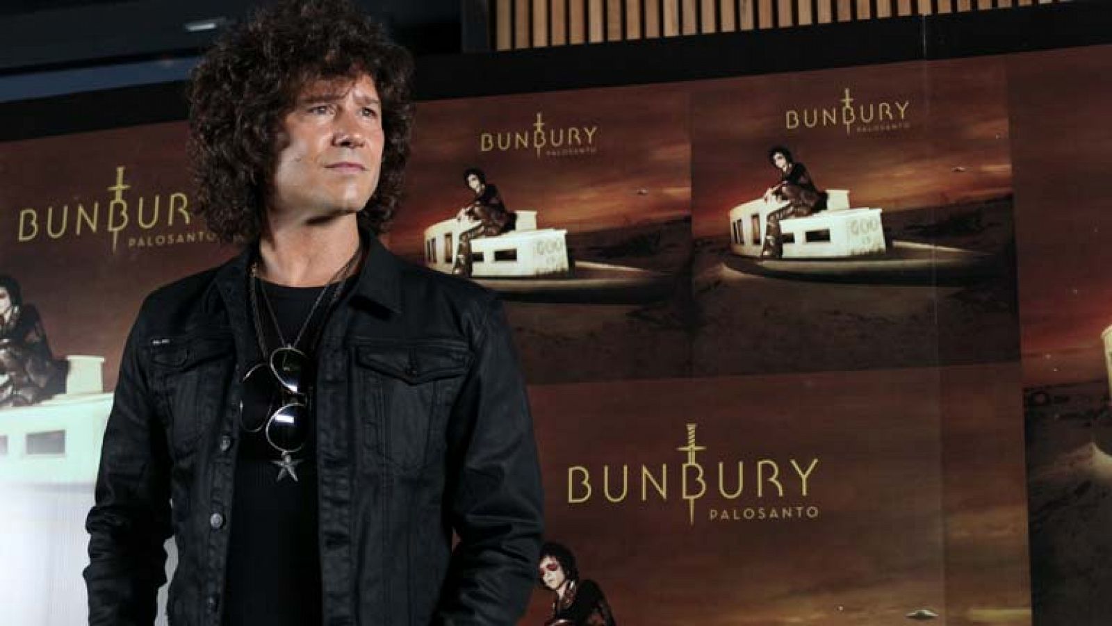 Bunbury presenta nuevo disco, se titula "Palosanto"