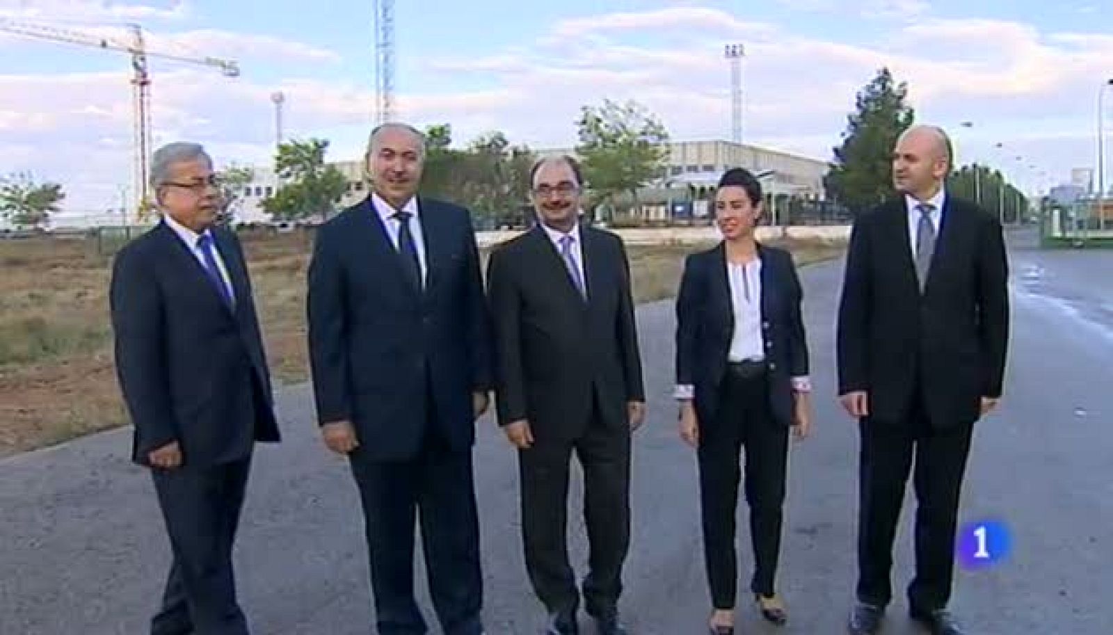 El libanés Fouad Makhzoumi invertirá en los próximos años cinco millones de euros en la planta de Protesa de Ejea de los Caballeros. Da trabajo a ochenta personas de la comarca y quiere, además, ampliar instalaciones comprando unos terrenos adyacentes.